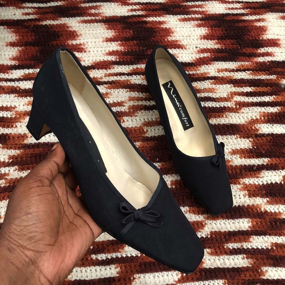 90s Vintage Navy pumps kitten block heels bow square toe office siren academia